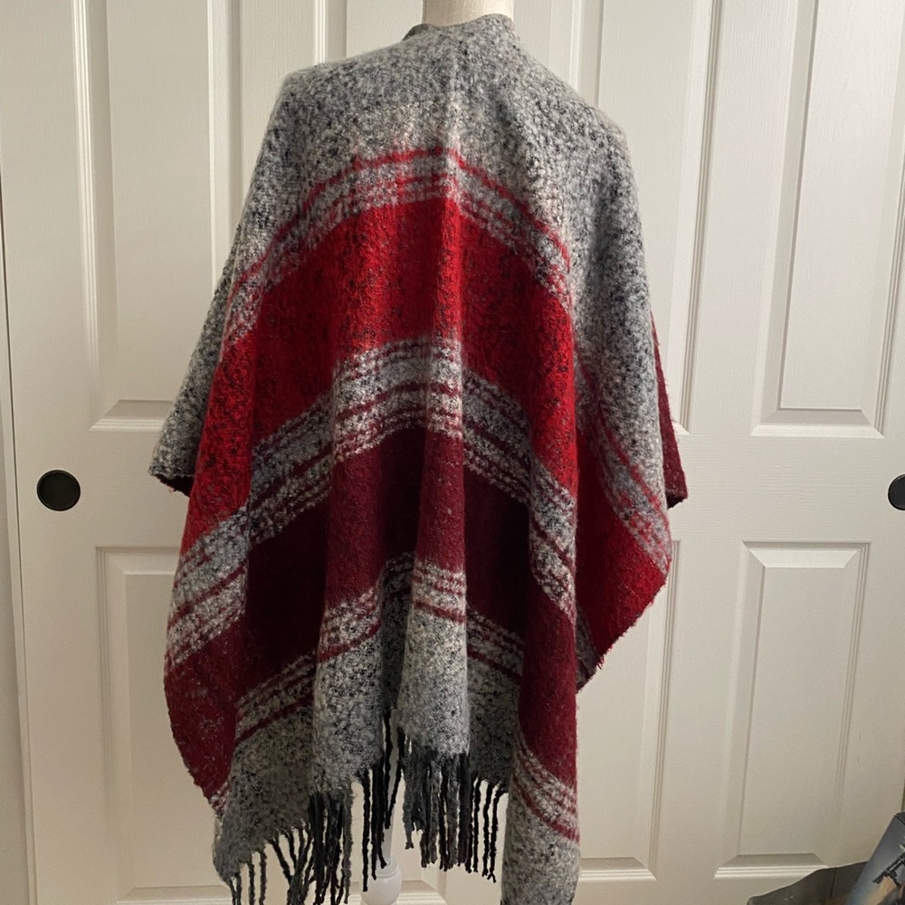 Ladies wrap - Picture 3 of 4